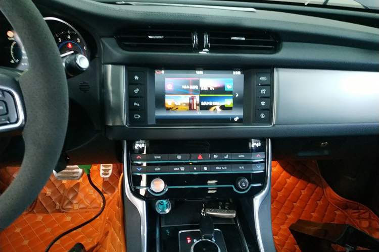 Used Jaguar XF 2016 XF 3.0 SC Two-Wheel-Drive Luxury Edition
