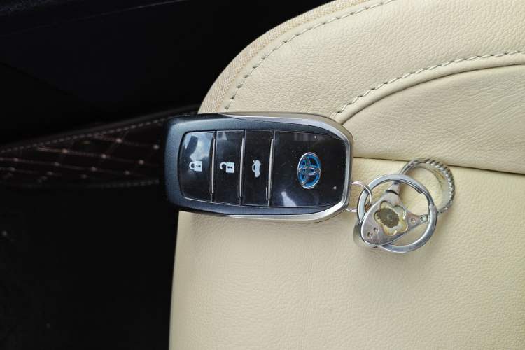 Used Toyota Corolla 2017 Revised Dual-Engine 1.8L E-CVT Elite Edition