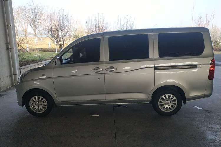 Used Wuling Rongguang V 2019 1.5L Standard Version China VI LAR
