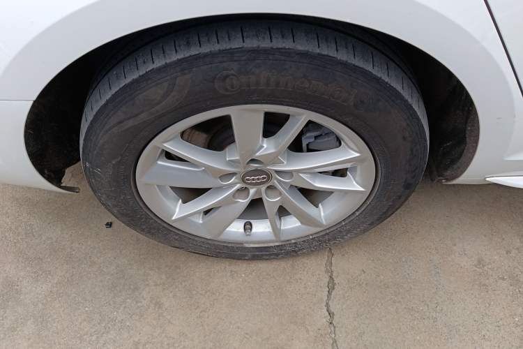 Used Audi A4L 2017 40 TFSI Ambition Edition
