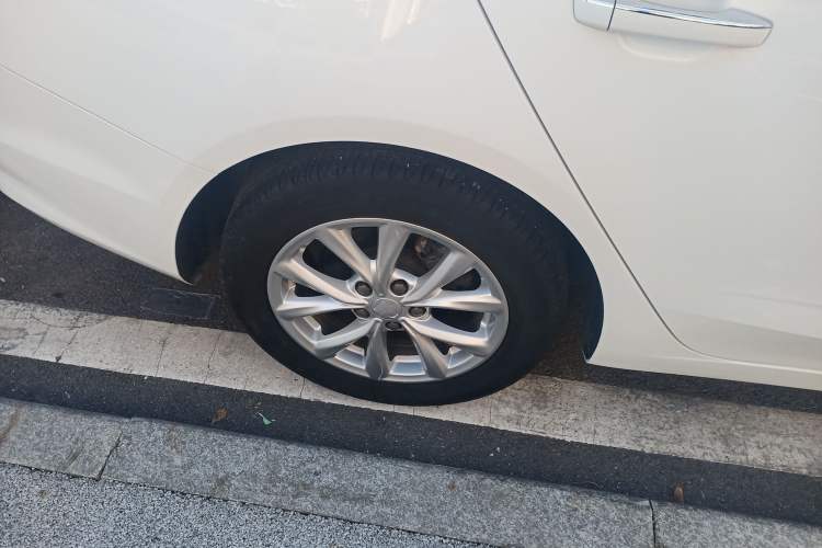 Used Roewe i5 2020 1.5L Automatic 4G Connected Linghao Edition