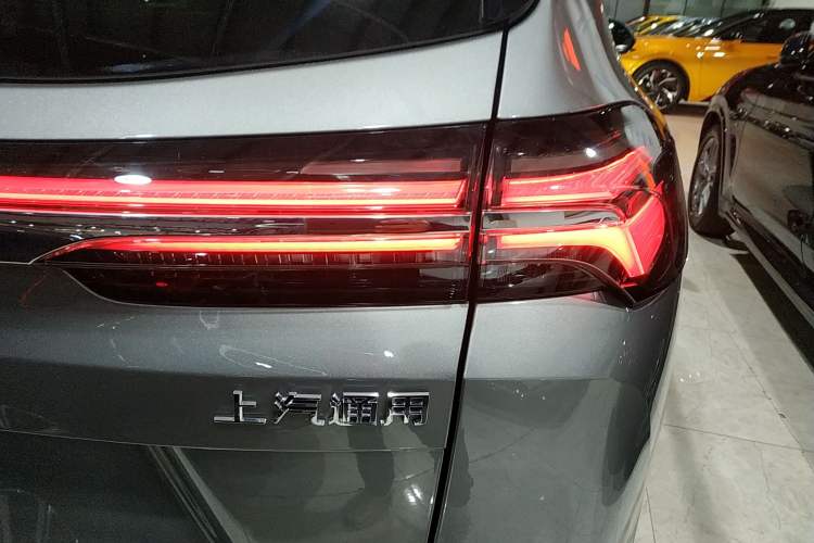 Used Buick Envision 2024 Encore Plus AWD Avenir