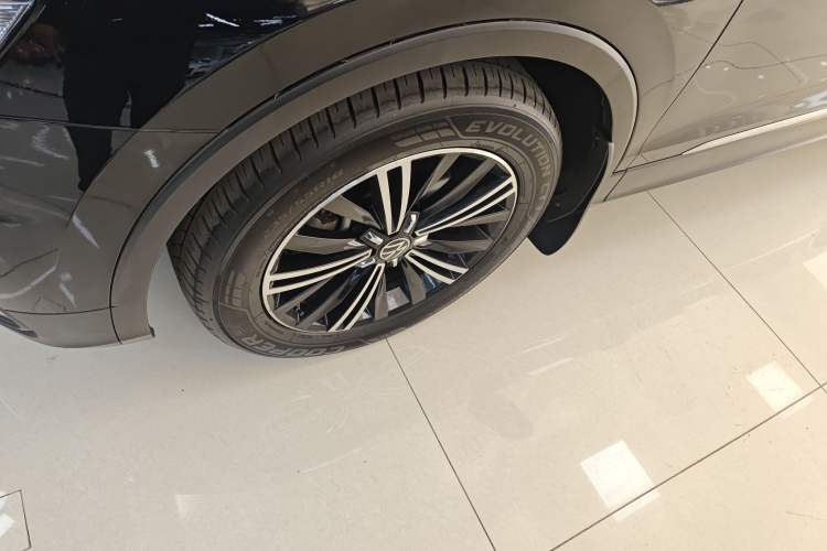 Used Volkswagen Tiguan L 2021 330TSI Automatic Two-Wheel Drive Smart Edition