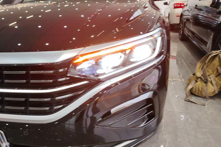 Used Volkswagen Passat 2025 Outstanding Model 380TSI Dragon Glory Edition
