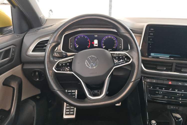 Used Volkswagen T-ROC 2023 300TSI DSG Two-Wheel Drive Starlight Edition
