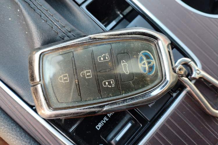 Used Toyota Granvia 2023 2.5L Hybrid Prestige PLUS Edition