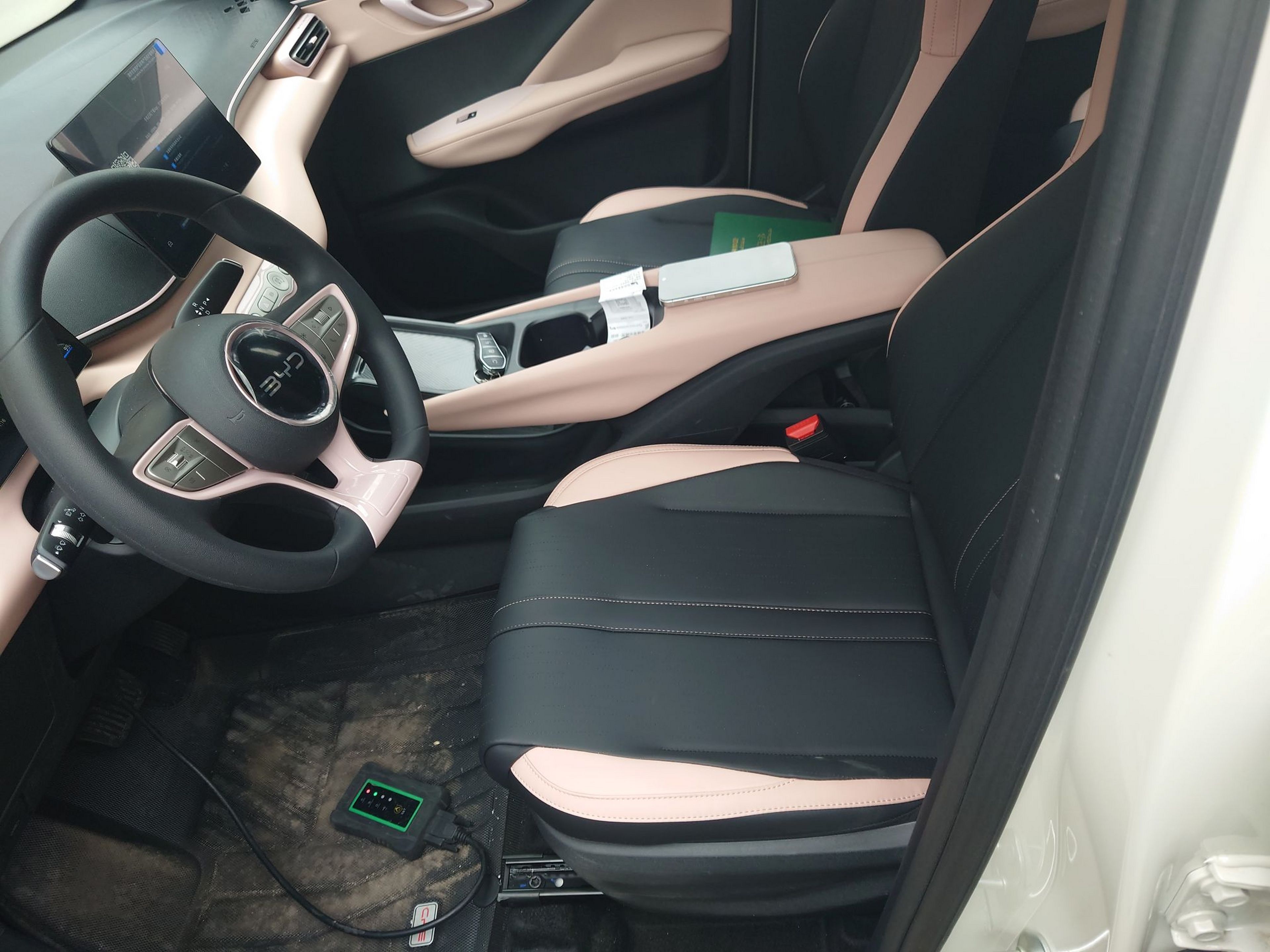 Переднее сиденье в автомобиле