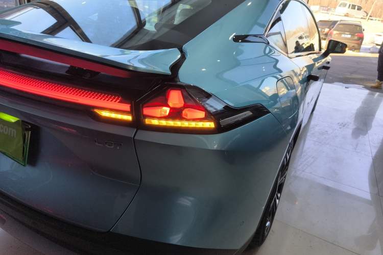 Used  L07 2024 230Max Qiankun Intelligent Driving ADS SE Range-Extended Version
