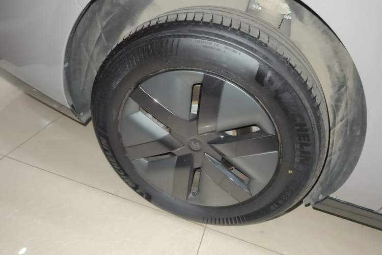 Used Li Auto MEGA 2024 Ultra Model
