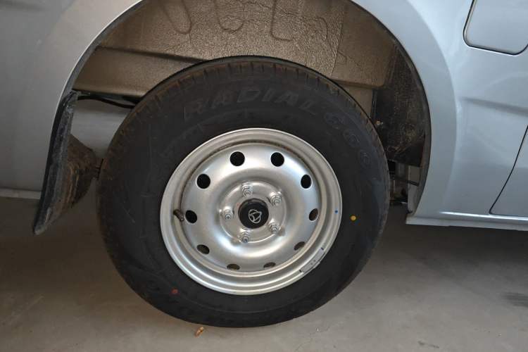 Used Chana Ruixing EM80 2025 Passenger Version Comfort Model 6 Seats 260 km Twin-Door Design 60 kW