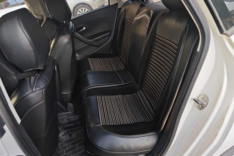 Used Volkswagen Polo 2013 1.6L Manual Comfort Edition
