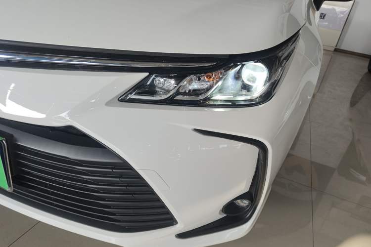 Used Toyota Corolla 2022 Dual-Motor 1.8L E-CVT Pioneer Edition
