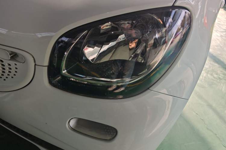 Used  forfour 2016 1.0L 52 kW Passion Edition
