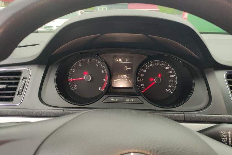 Used Volkswagen Gran Lavida 2015 1.6L Automatic Fashion Edition