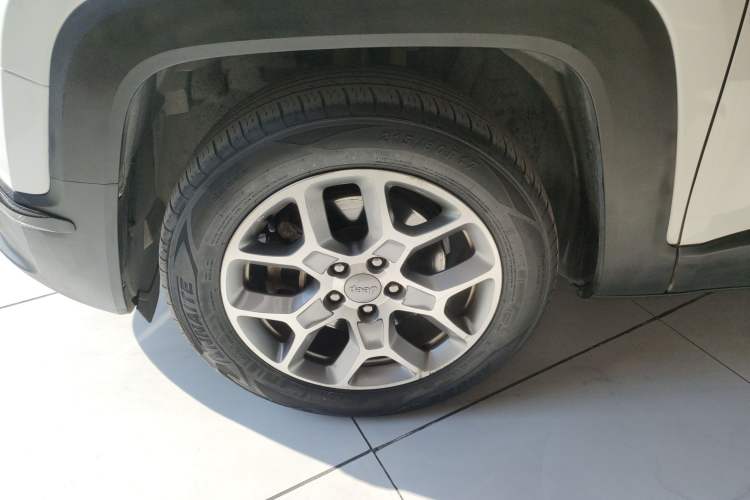 Used  Renegade 2017 180T Automatic Kinetic Edition+