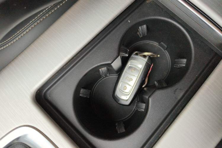 Used Geely Auto Emgrand X7 Sport 2018 1.8TD Automatic Two-Wheel Drive Smart Connect 4G Internet Edition
