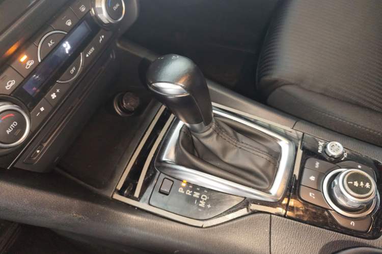 Used Mazda Mazda 3 Axela 2014 Sedan 1.5L Automatic Luxury Model