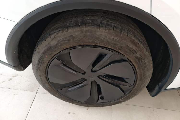 Used Tesla Model Y 2025 Rear-Wheel-Drive Version
