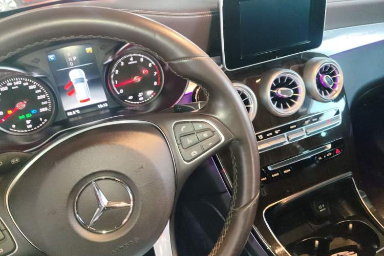 Used Mercedes-Benz GLC 2019 GLC 260 L 4MATIC Luxury Model
