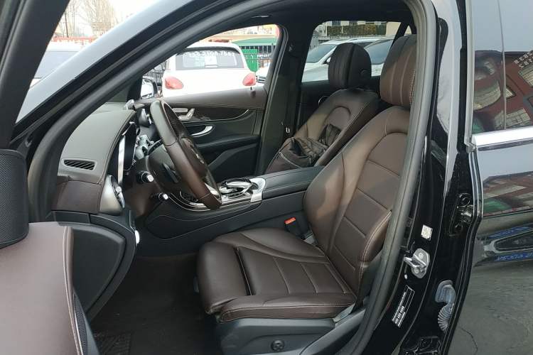 Used Mercedes-Benz GLC 2018 GLC 260 4MATIC Luxury Model