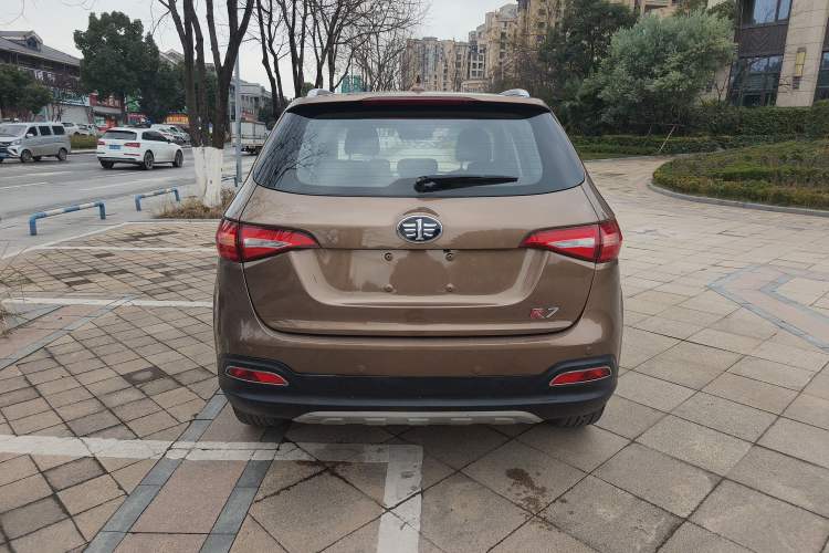 Used FAW Senya R7 2016 1.6L manual luxury version