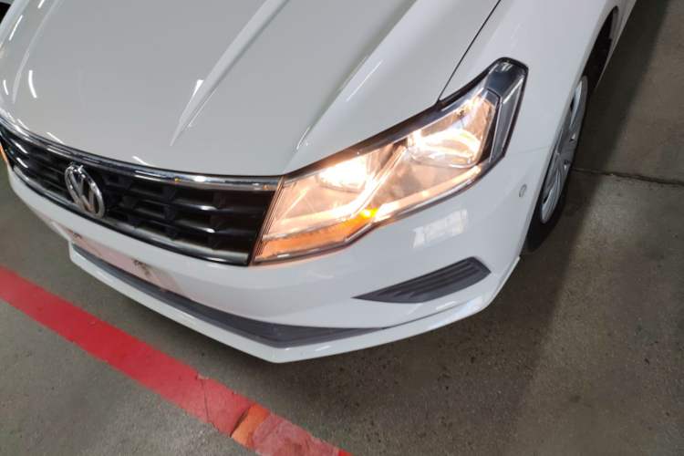 Used Volkswagen Jetta 2017 1.5L Manual Fashion Edition
