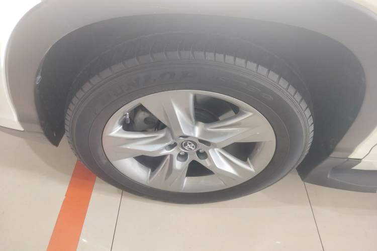 Used Toyota Highlander 2018 2.0T Four-Wheel Drive Luxury Edition 7 Seats China V Emission Standard
