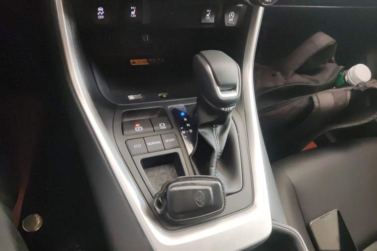 Used Toyota RAV4 2023 2.0L CVT Two-Wheel Drive Fashion Plus Edition
