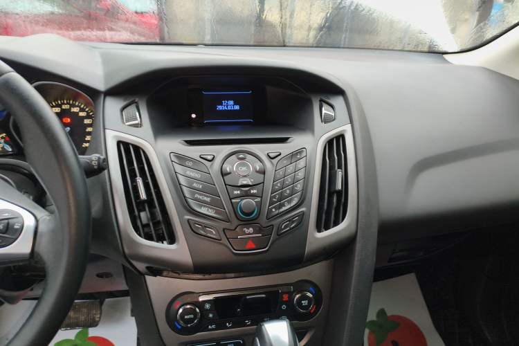 Used Ford Focus 2012 Hatchback 1.6L Automatic Fashion Edition
