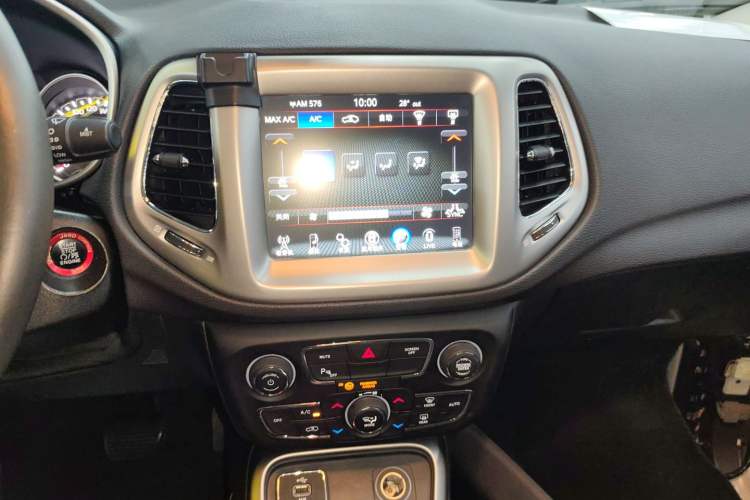 Used  Compass 2017 200T Automatic Family Edition
