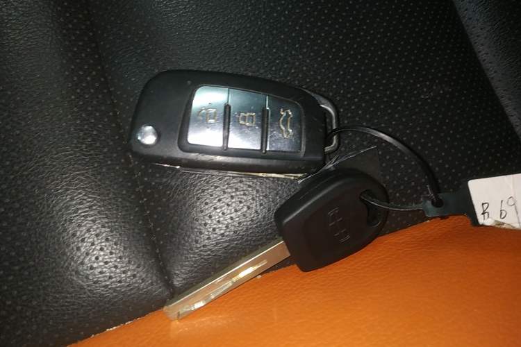 Used Geely Auto Vision X1 2017 1.3L Automatic Fun Edition
