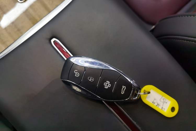 Used Hongqi HS7 2023 2.0T Automatic All-Wheel-Drive Flagship Edition Six Seats
