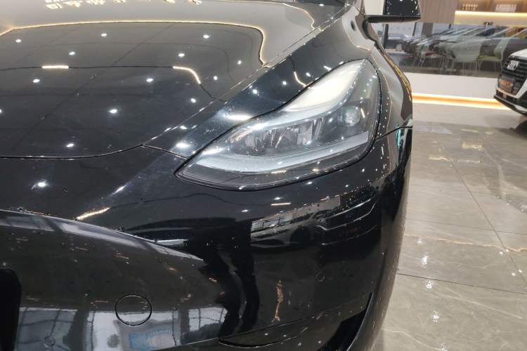 Used Tesla Model Y 2023 Rear-Wheel-Drive Version
