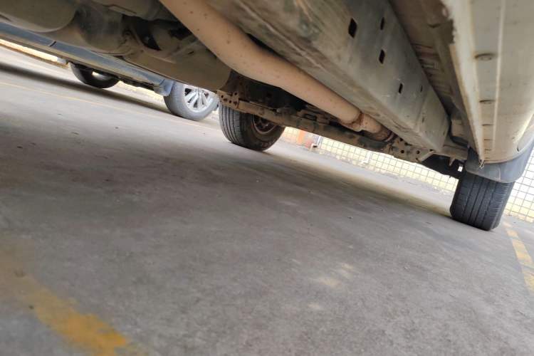 Used JMC Yuhu 7 2016 2.4T Two-Wheel Drive Luxury Edition JX4D24