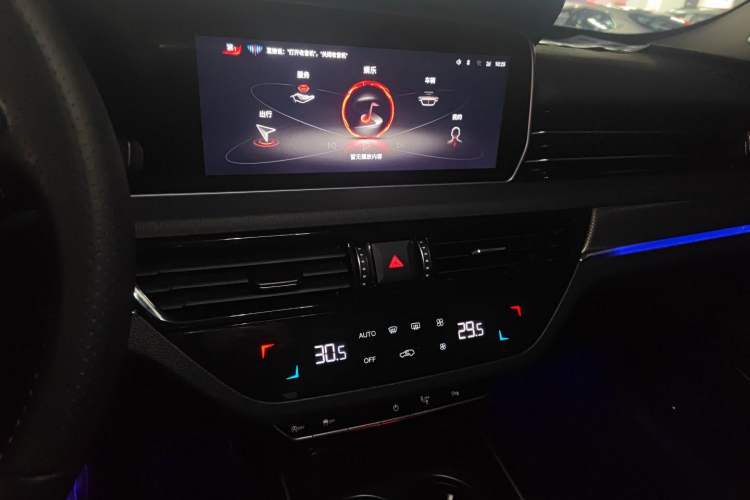 Used Hongqi HS5 2022 Revised Version 2.0T Smart Connect Flagship Edition
