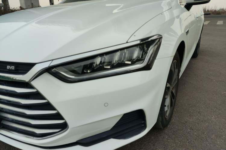 Used BYD Qin Pro 2019 Super Edition 1.5TI Automatic Smart Connect Enjoyment Model China VI Standard