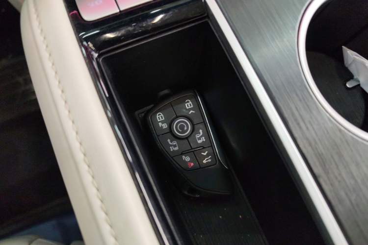 Used Buick GL8 New Energy 2024 Lu Zun Luxury Edition 7-Seater
