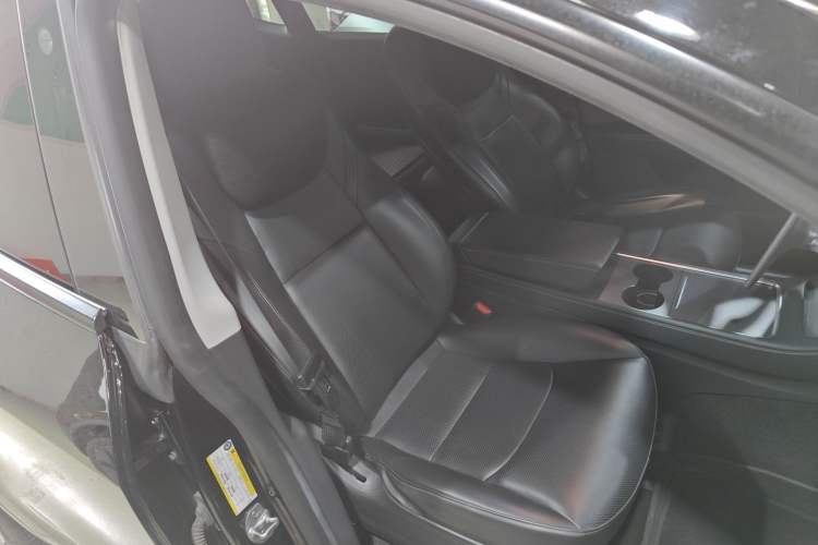 Used Tesla Model Y 2022 Rear-Wheel-Drive Version
