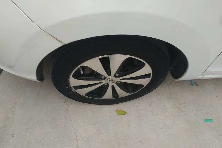 Used Cowin C3R 2015 1.5L Manual Gold Diamond Edition