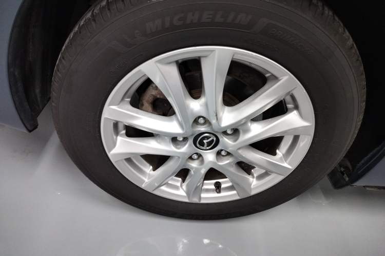 Used Mazda Mazda 3 Axela 2014 Sedan 1.5L Manual Comfort Model