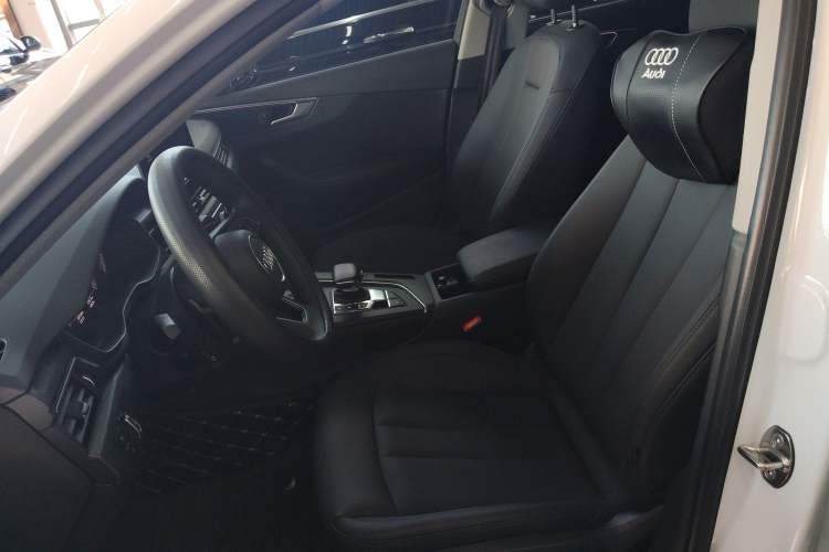 Used Audi A4L 2022 40 TFSI Luxury Prestige Edition
