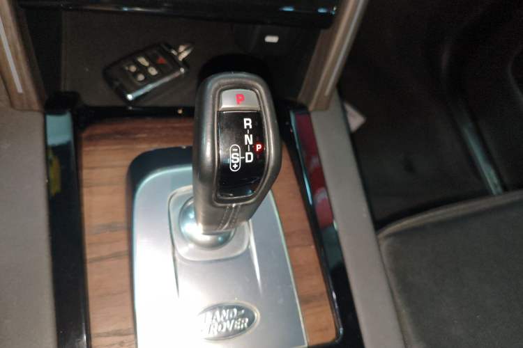 Used Land Rover Discovery Sport 2020 249 PS R-Dynamic Performance Edition
