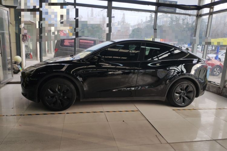 Used Tesla Model Y 2023 Rear-Wheel-Drive Version
