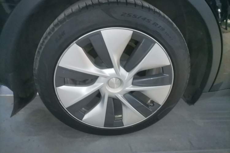 Used Tesla Model Y 2022 Rear-Wheel-Drive Version
