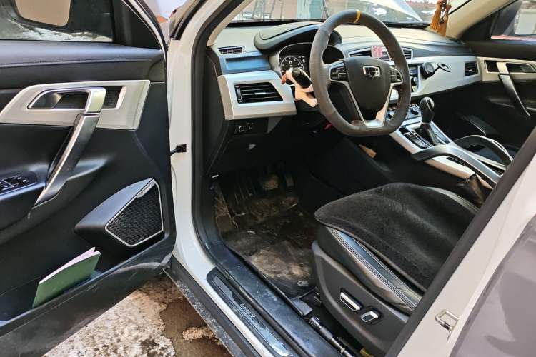 Used Geely Auto Emgrand X7 Sport 2018 Revised Version 1.8TD Automatic Two-Wheel Drive Smart Connectivity 4G-Enabled Edition
