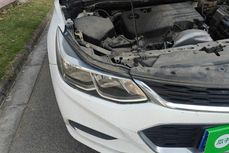 Used Chevrolet Cruze 2017 1.5L Automatic Pioneer Sunroof Edition
