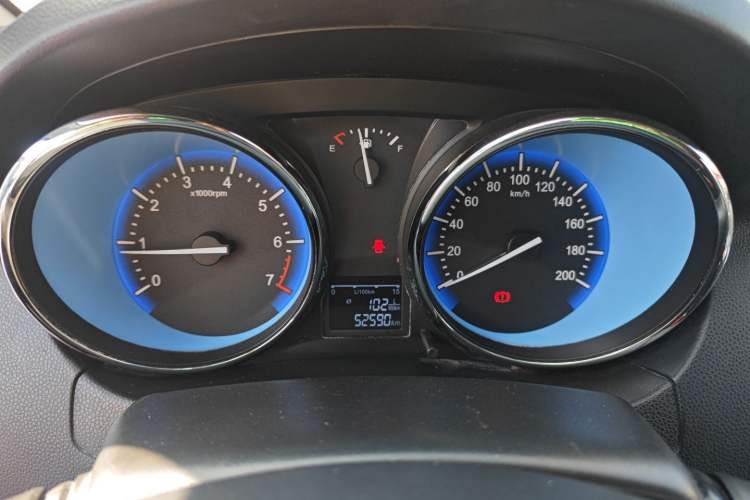 Used Cowin C3 2015 1.5L Manual Gold Diamond Edition