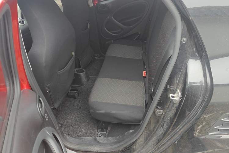 Used smart forfour 2016 1.0L 52 kW Dynamic Edition
