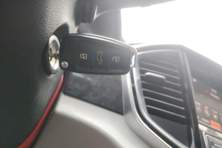 Used  M4 2016 2.0L manual luxury edition
