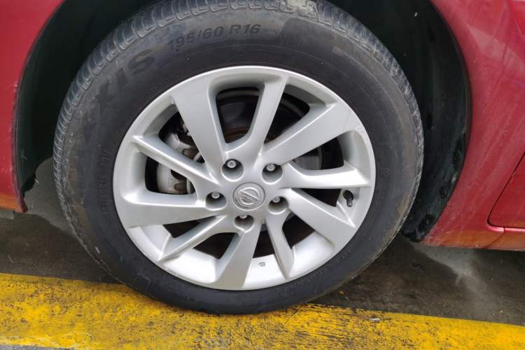 Used Nissan Tiida 2016 1.6L CVT Cool Dynamic Edition